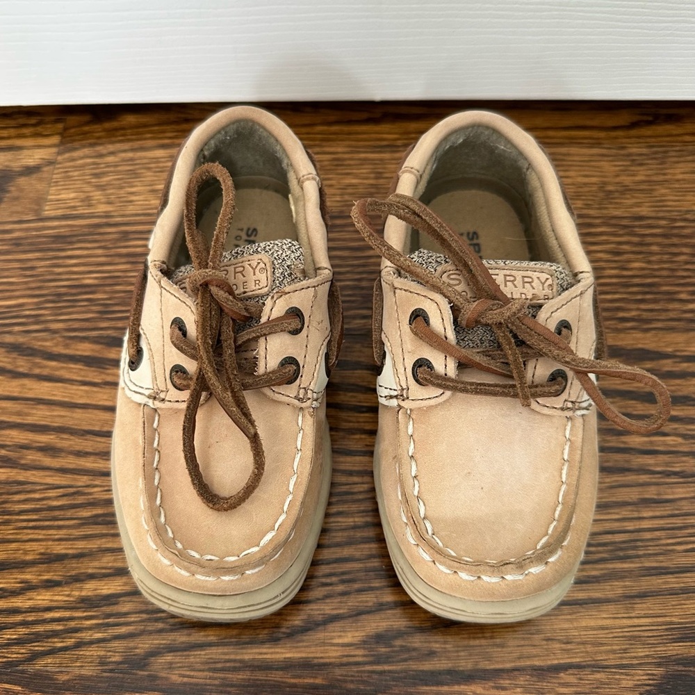 Sperry Kids Bluefish 2 Light Tan Boat Shoes Loafers Boys Sz 7.5 Wide Great